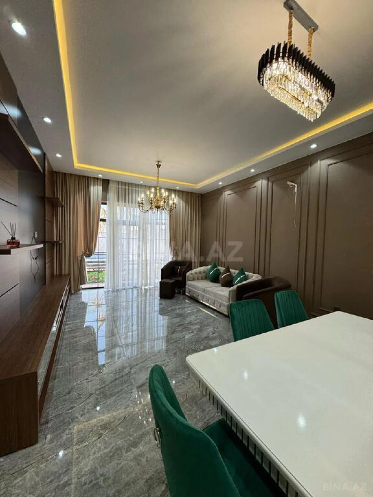 Satılır 5 otaqlı həyət evi 200 m²