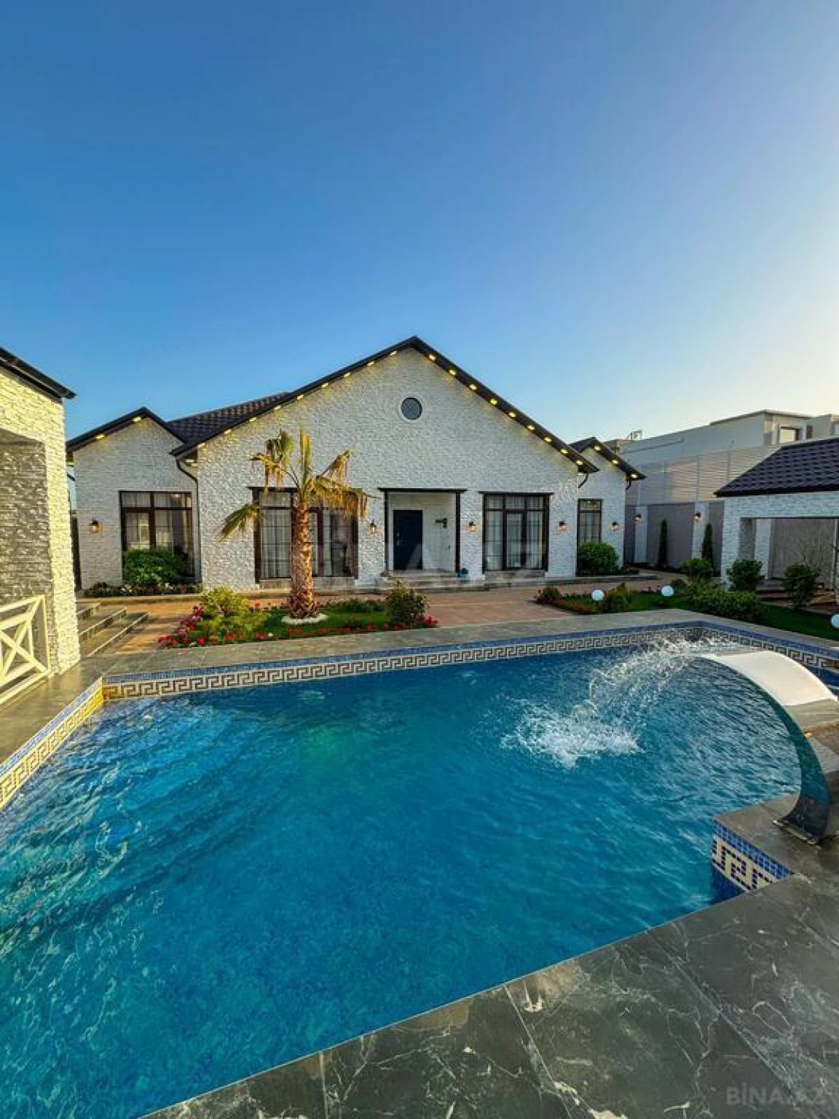 Satılır 5 otaqlı həyət evi 200 m²