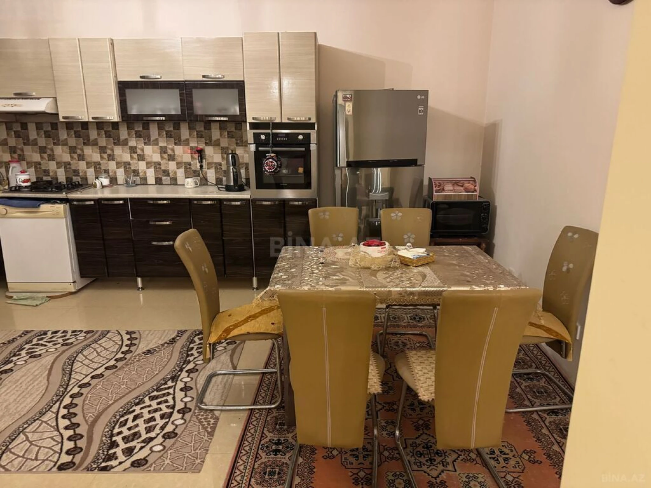 Satılır 5 otaqlı həyət evi 360 m²