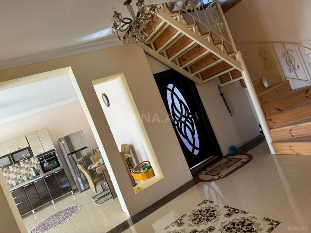 Satılır 5 otaqlı həyət evi 360 m²