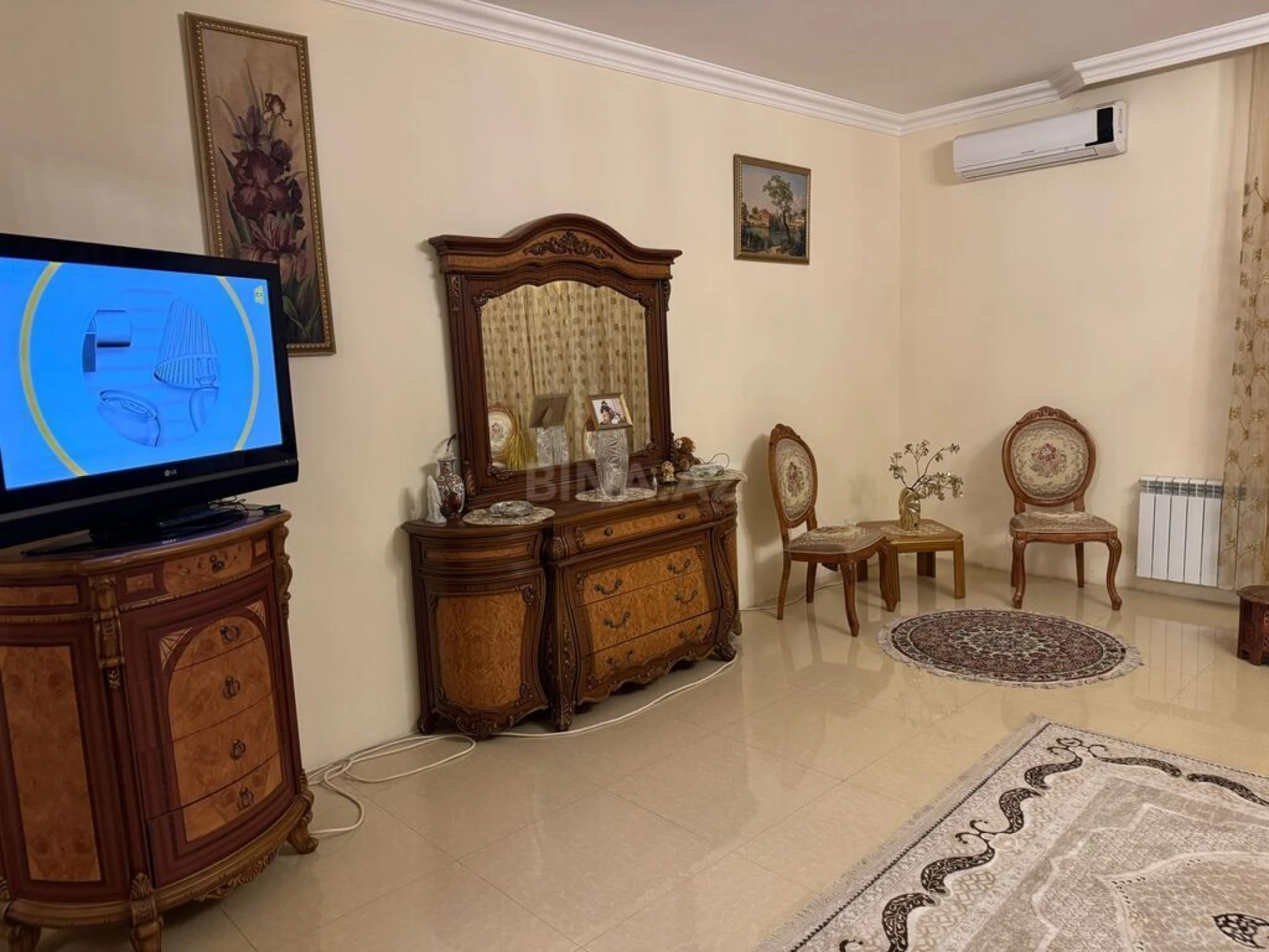 Satılır 5 otaqlı həyət evi 360 m²