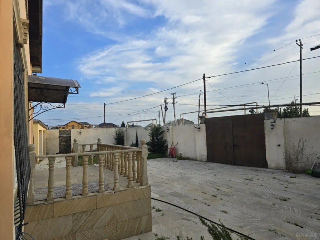 Satılır 5 otaqlı həyət evi 360 m²