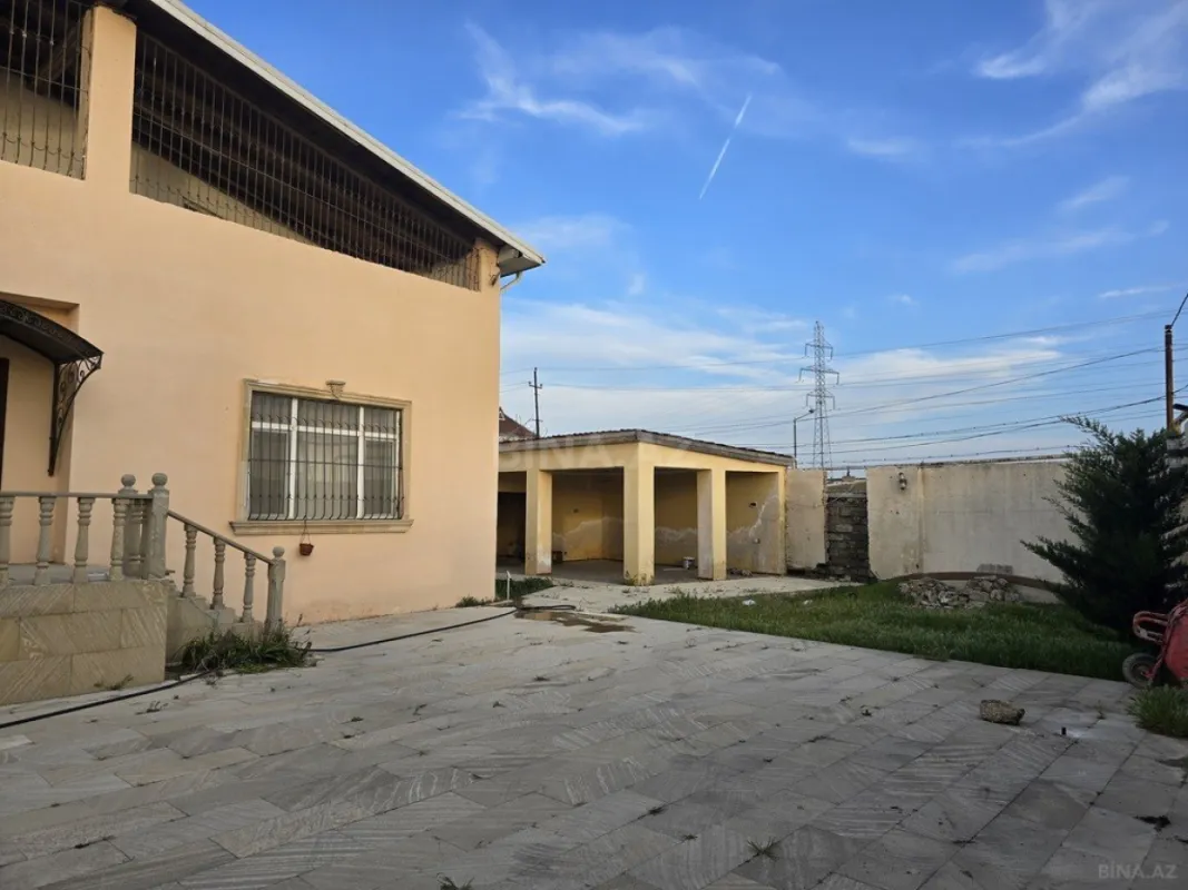 Satılır 5 otaqlı həyət evi 360 m²