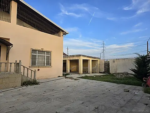 Satılır 5 otaqlı həyət evi 360 m²