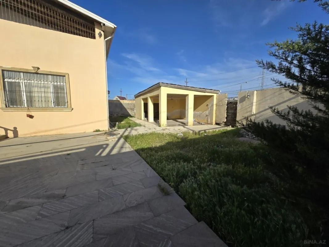 Satılır 5 otaqlı həyət evi 360 m²