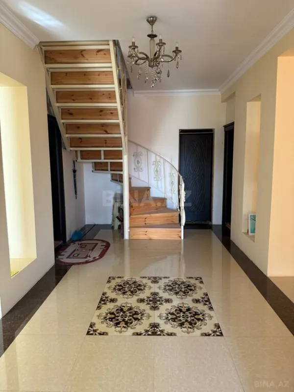 Satılır 5 otaqlı həyət evi 360 m²