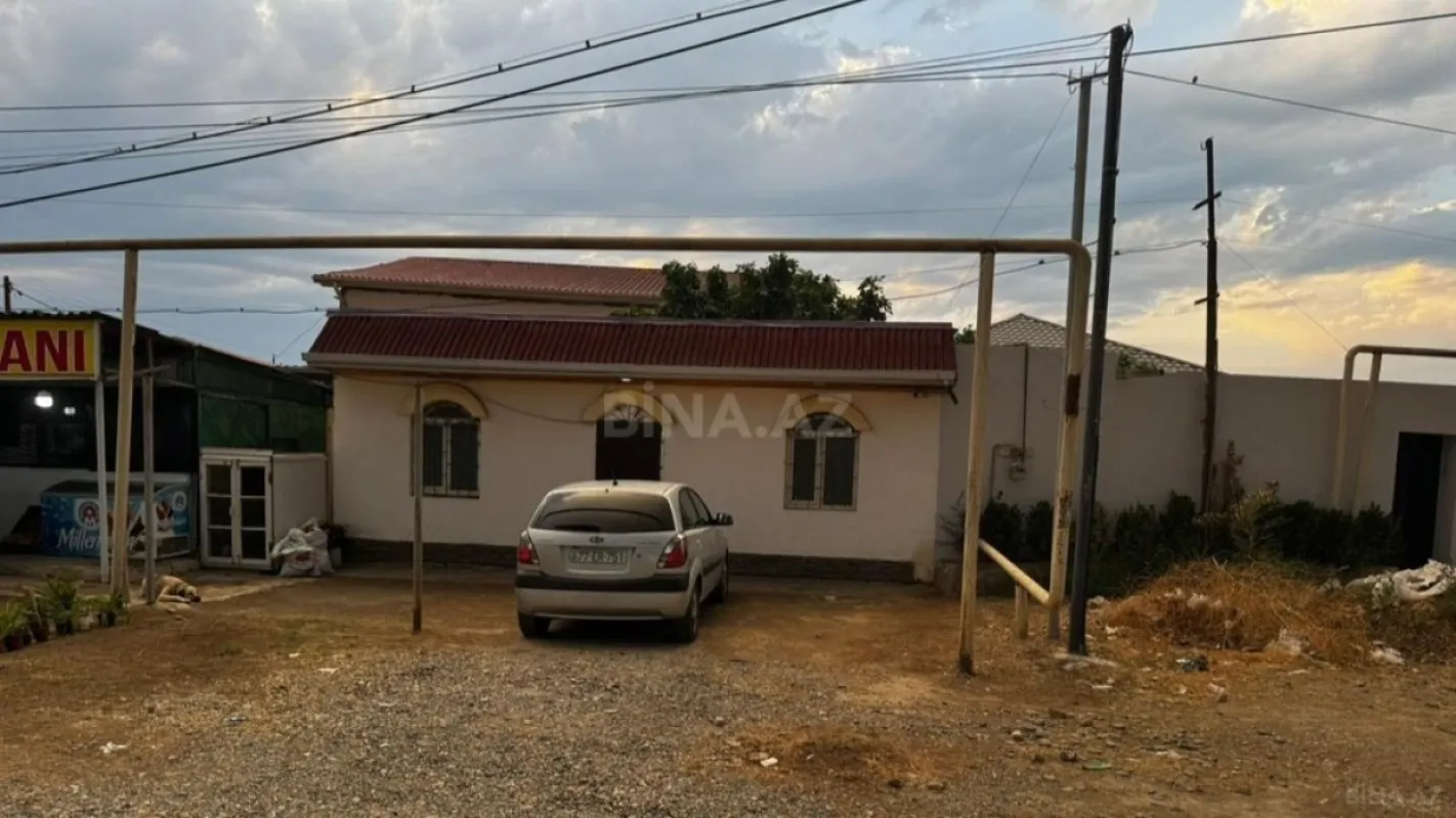 Satılır 5 otaqlı həyət evi 360 m²