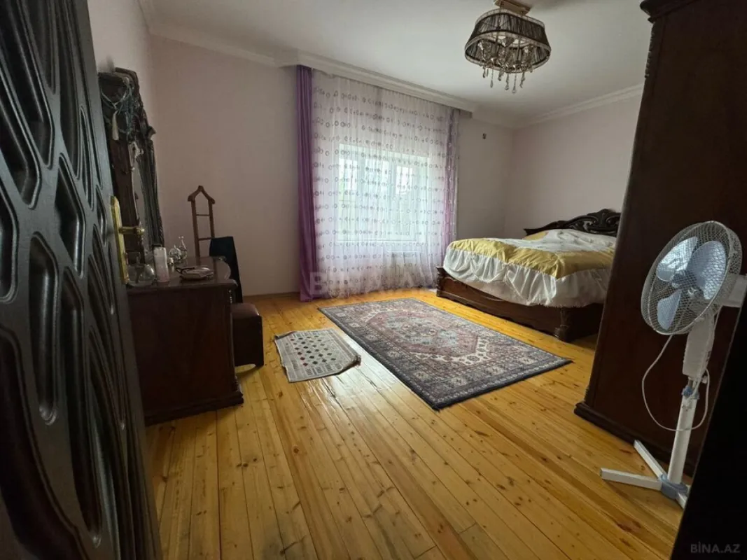 Satılır 5 otaqlı həyət evi 360 m²
