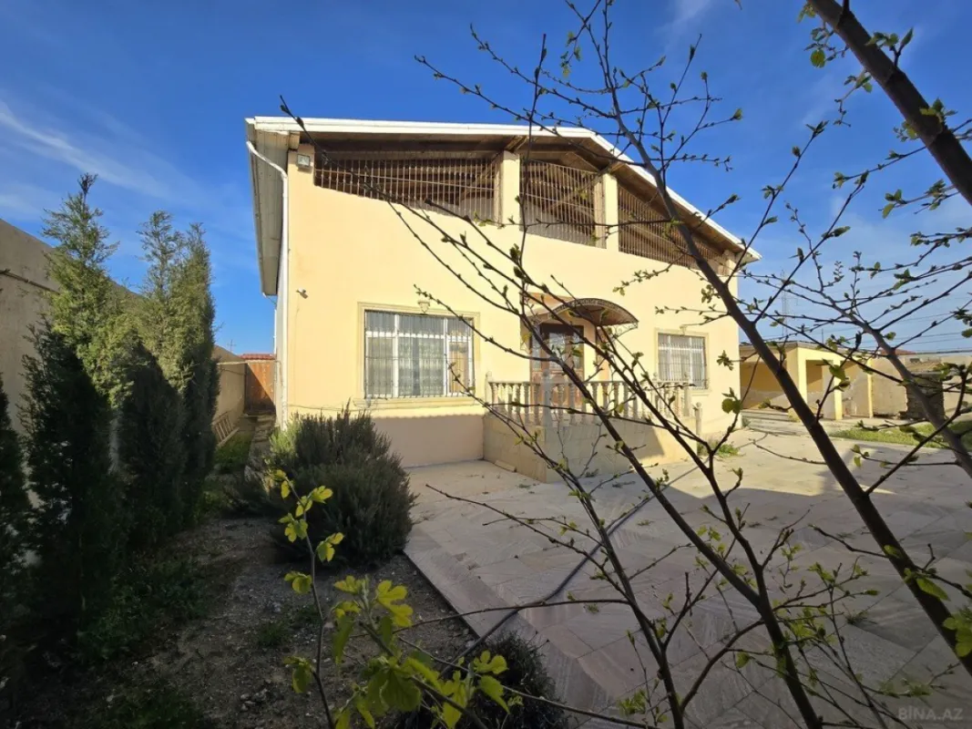 Satılır 5 otaqlı həyət evi 360 m²