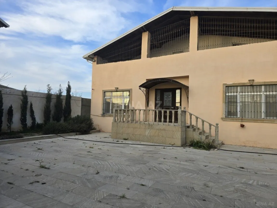 Satılır 5 otaqlı həyət evi 360 m²