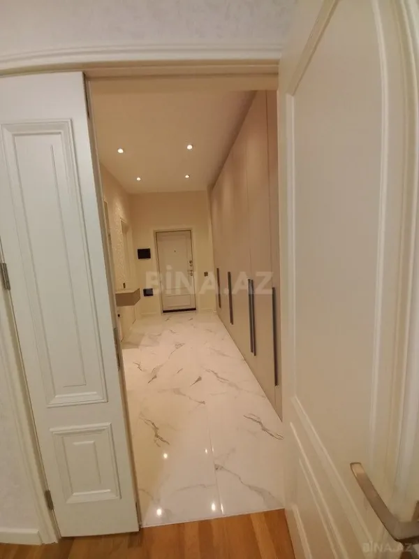 Satılır 3 otaqlı mənzil 107 m²