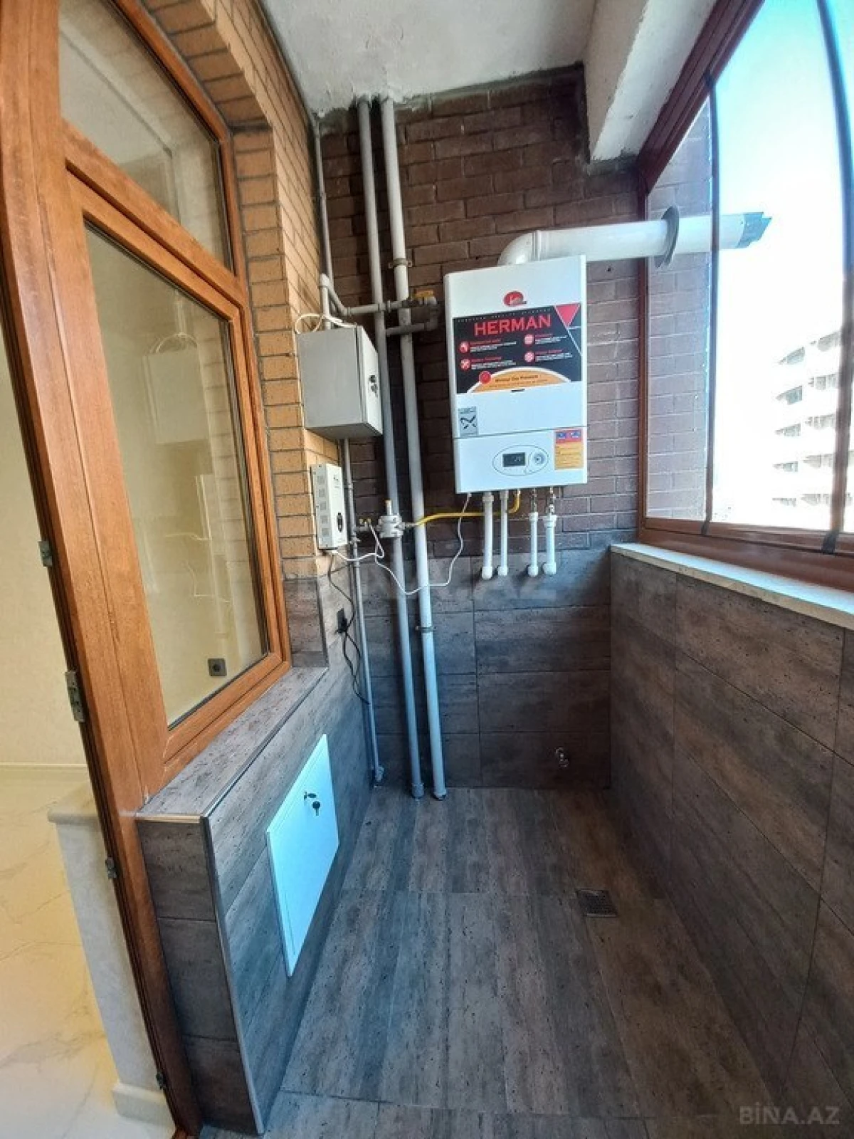 Satılır 3 otaqlı mənzil 107 m²