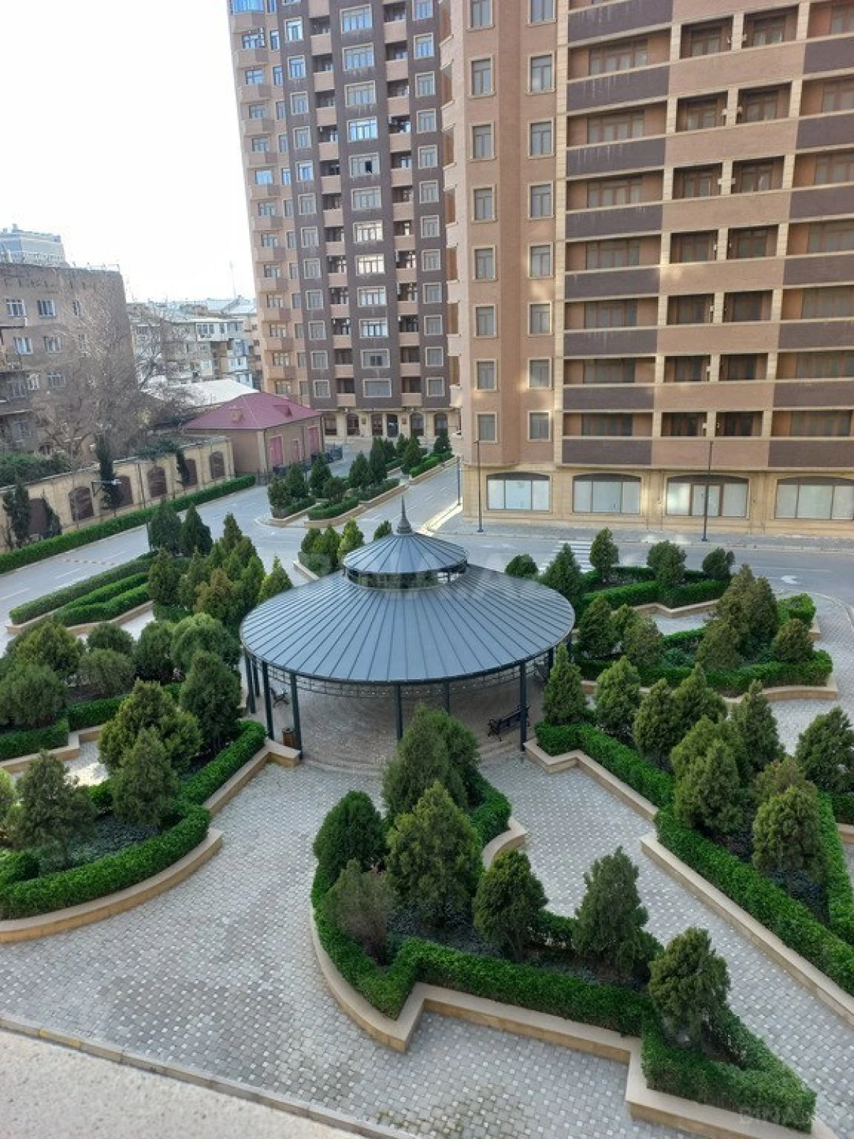 Satılır 3 otaqlı mənzil 107 m²