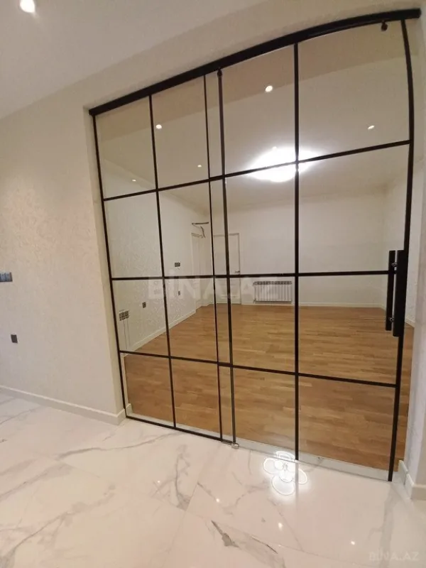 Satılır 3 otaqlı mənzil 107 m²