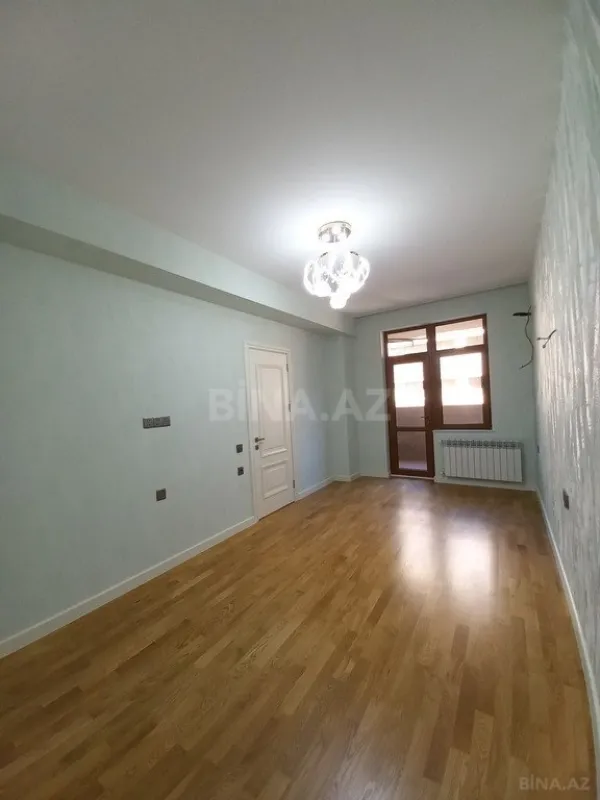 Satılır 3 otaqlı mənzil 107 m²