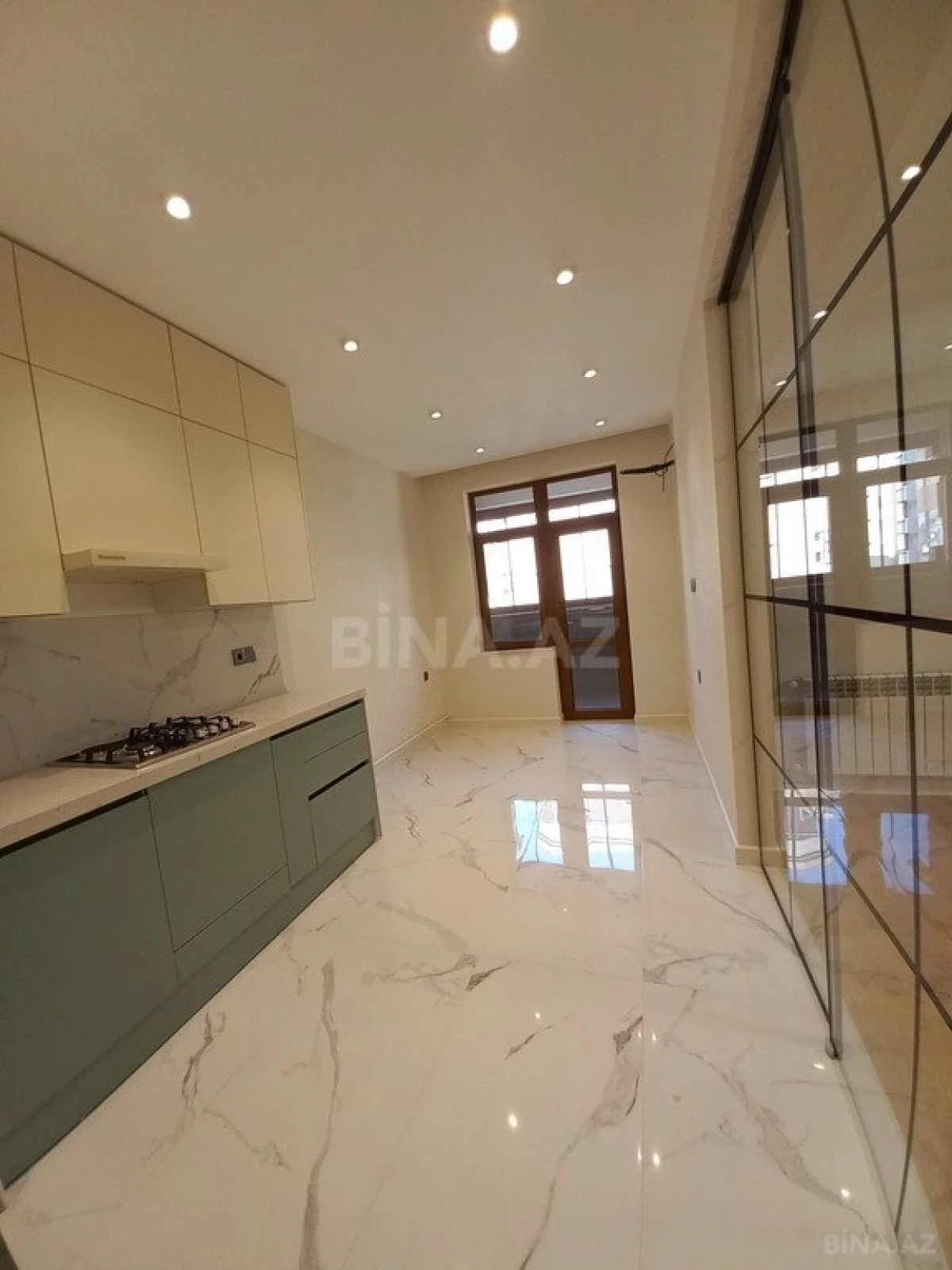 Satılır 3 otaqlı mənzil 107 m²