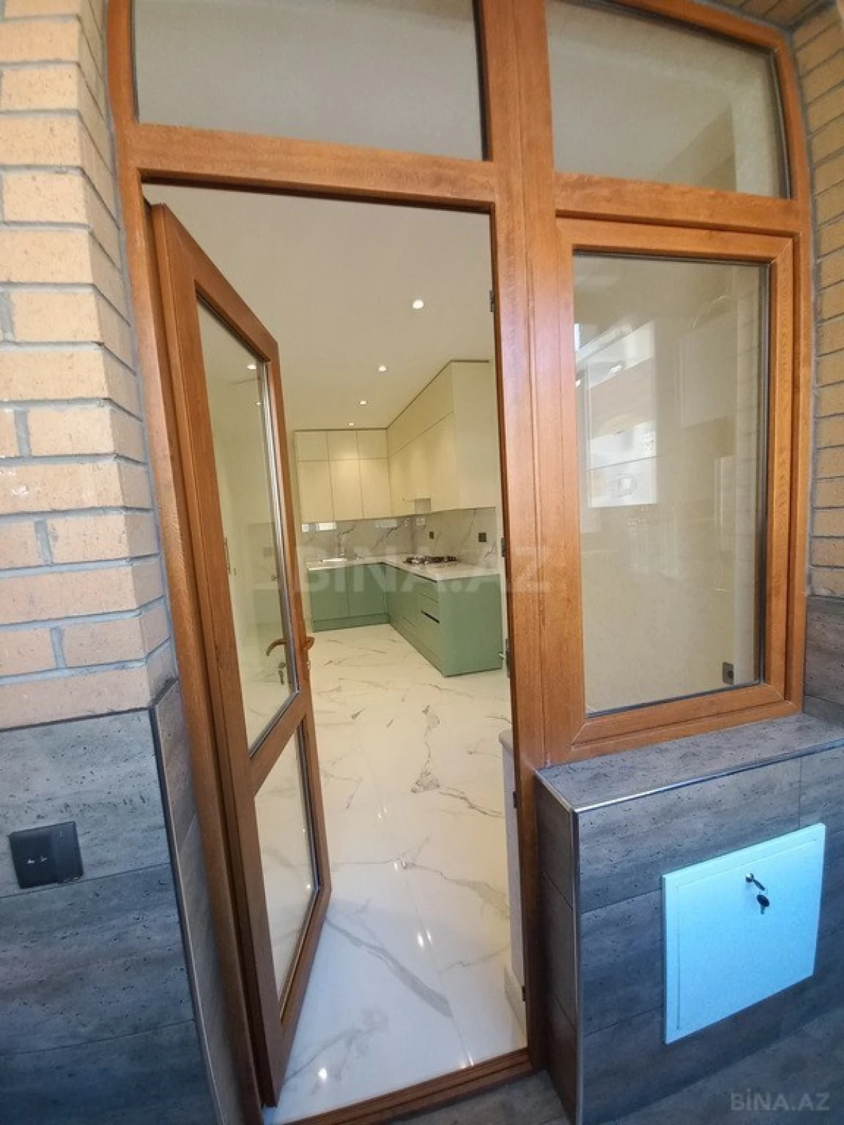 Satılır 3 otaqlı mənzil 107 m²