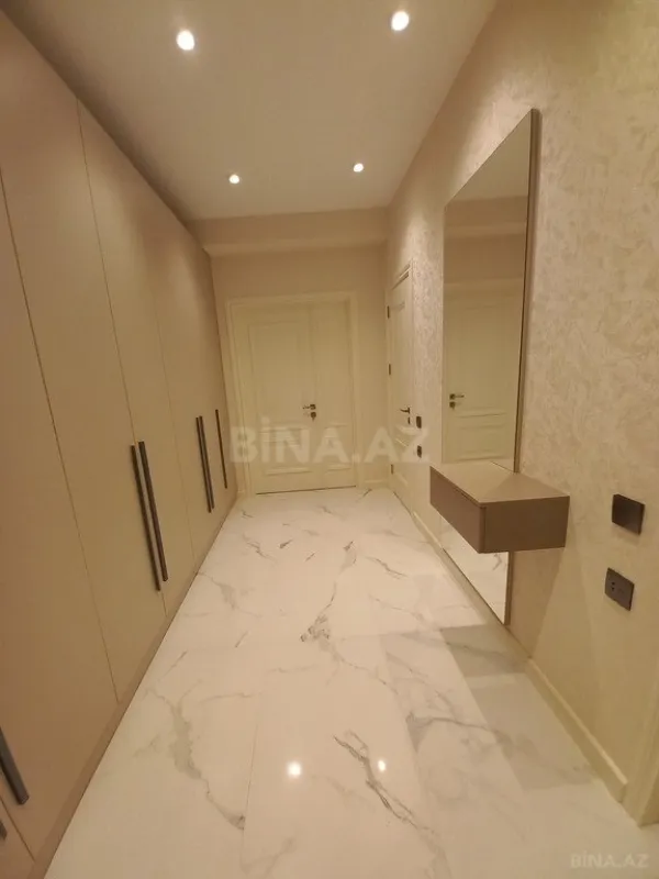 Satılır 3 otaqlı mənzil 107 m²