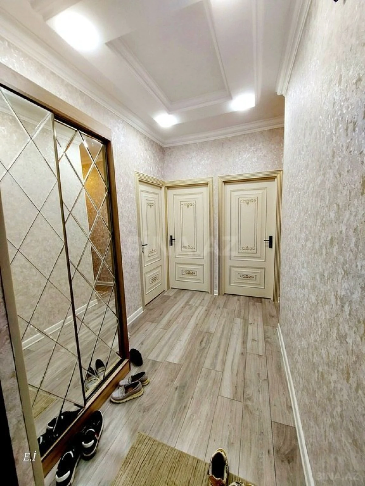 Satılır 3 otaqlı mənzil 75 m²