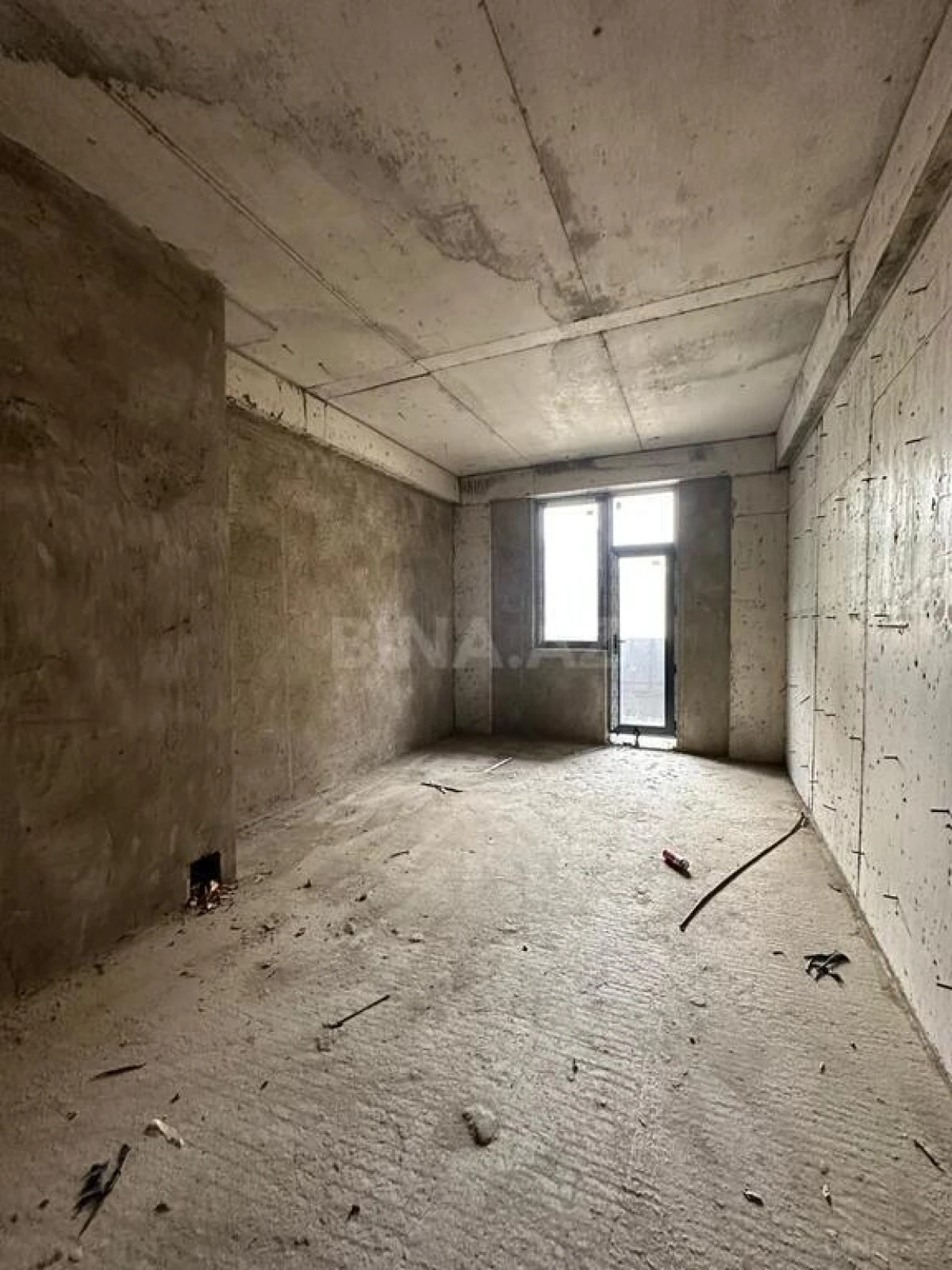 Satılır 4 otaqlı mənzil 166 m²