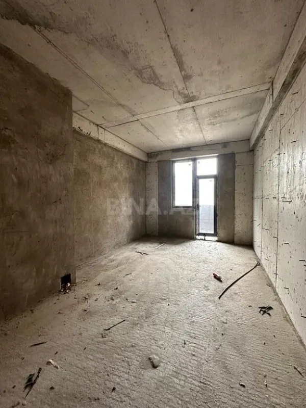 Satılır 4 otaqlı mənzil 166 m²