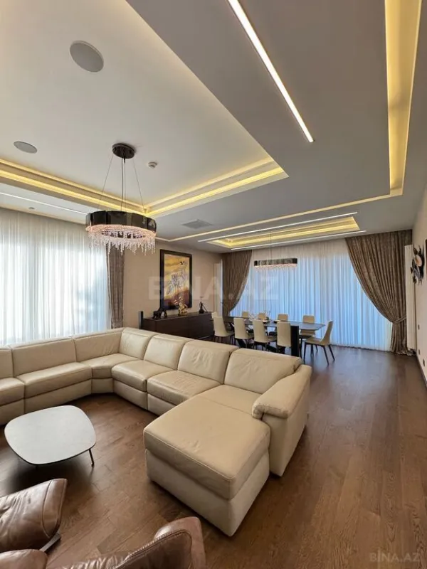Satılır 6 otaqlı həyət evi 650 m²