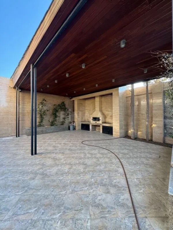 Satılır 6 otaqlı həyət evi 650 m²