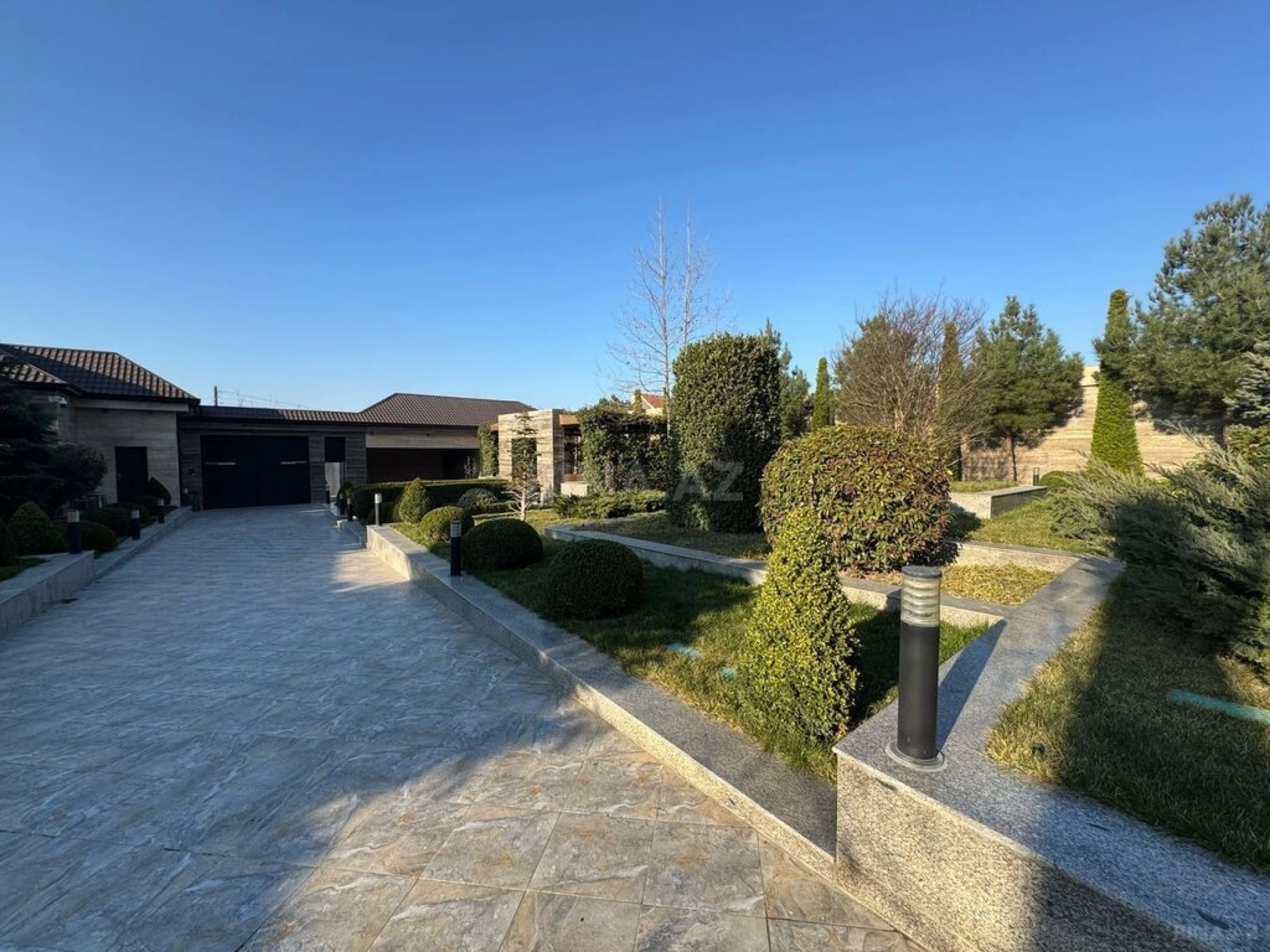 Satılır 6 otaqlı həyət evi 650 m²