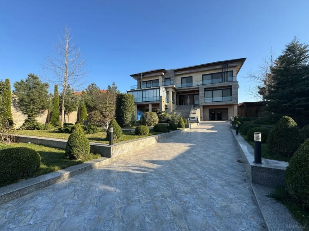 Satılır 6 otaqlı həyət evi 650 m²