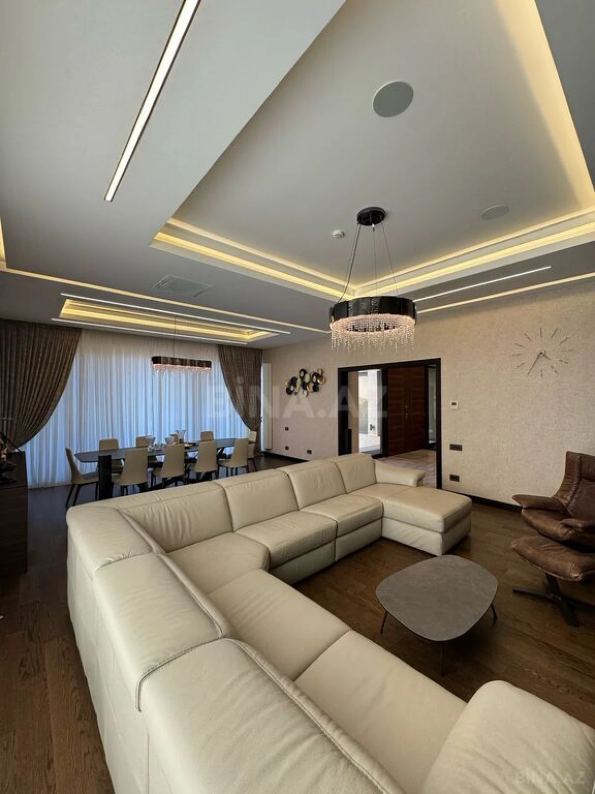 Satılır 6 otaqlı həyət evi 650 m²