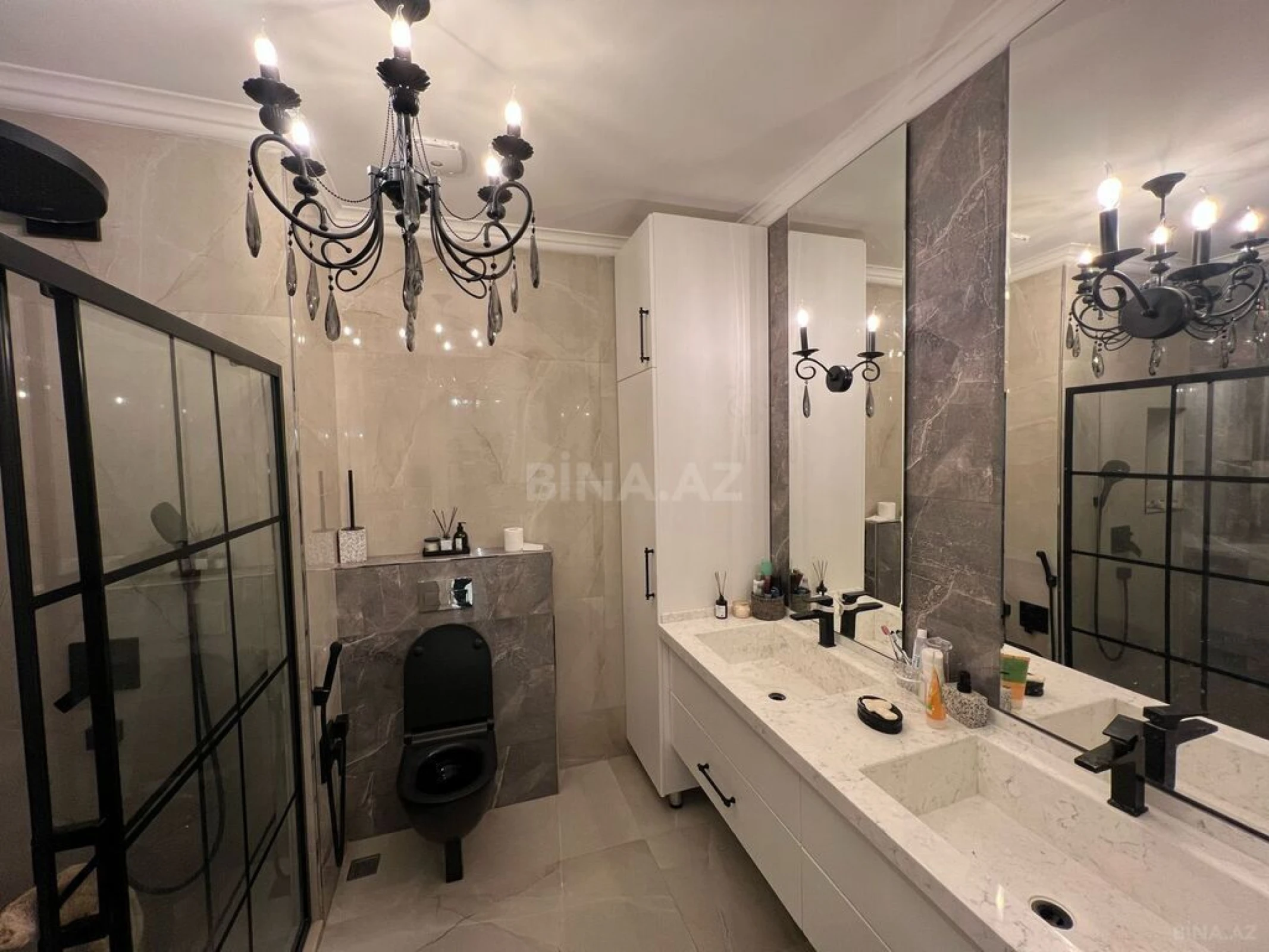 Satılır 3 otaqlı mənzil 141 m²