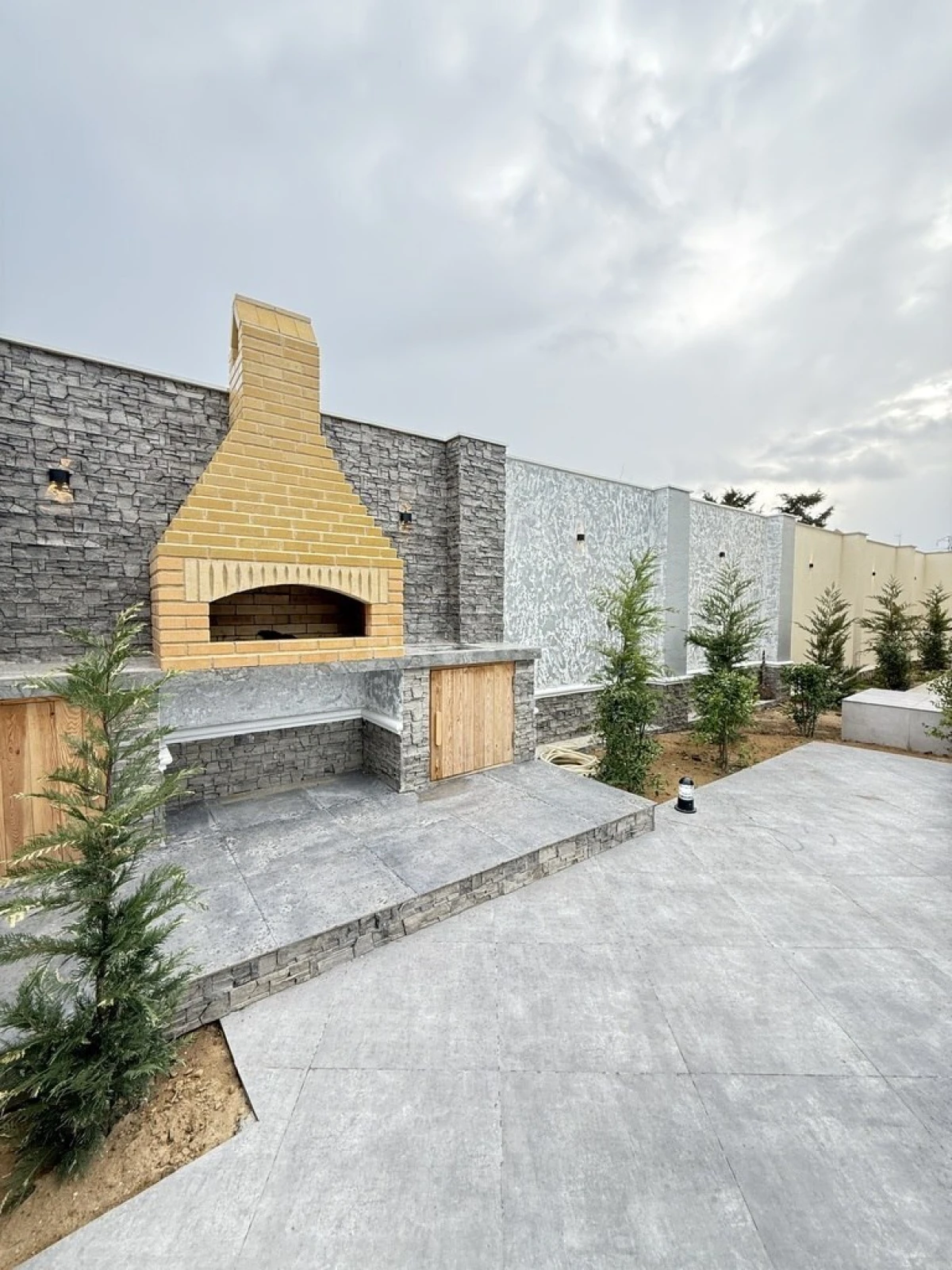 Satılır 4 otaqlı həyət evi 170 m²