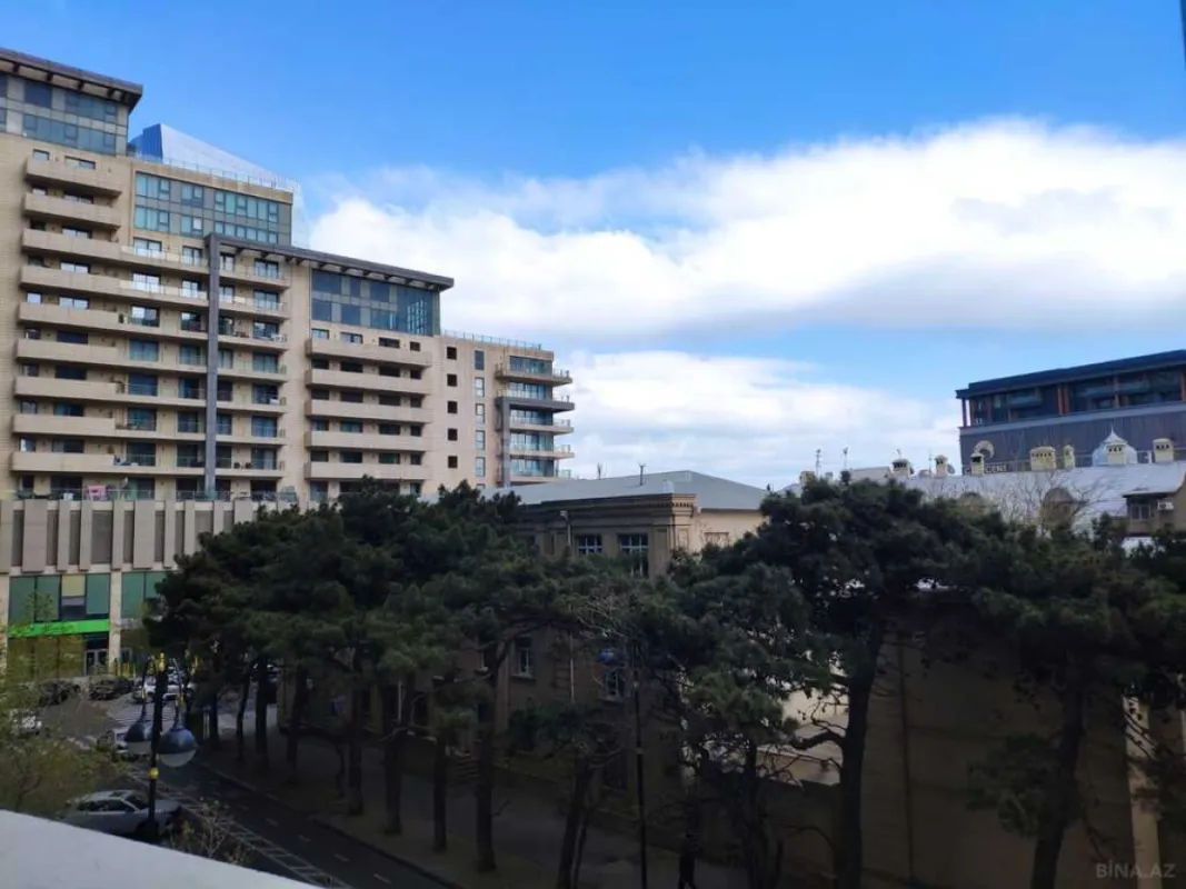 Satılır obyekt 81 m²