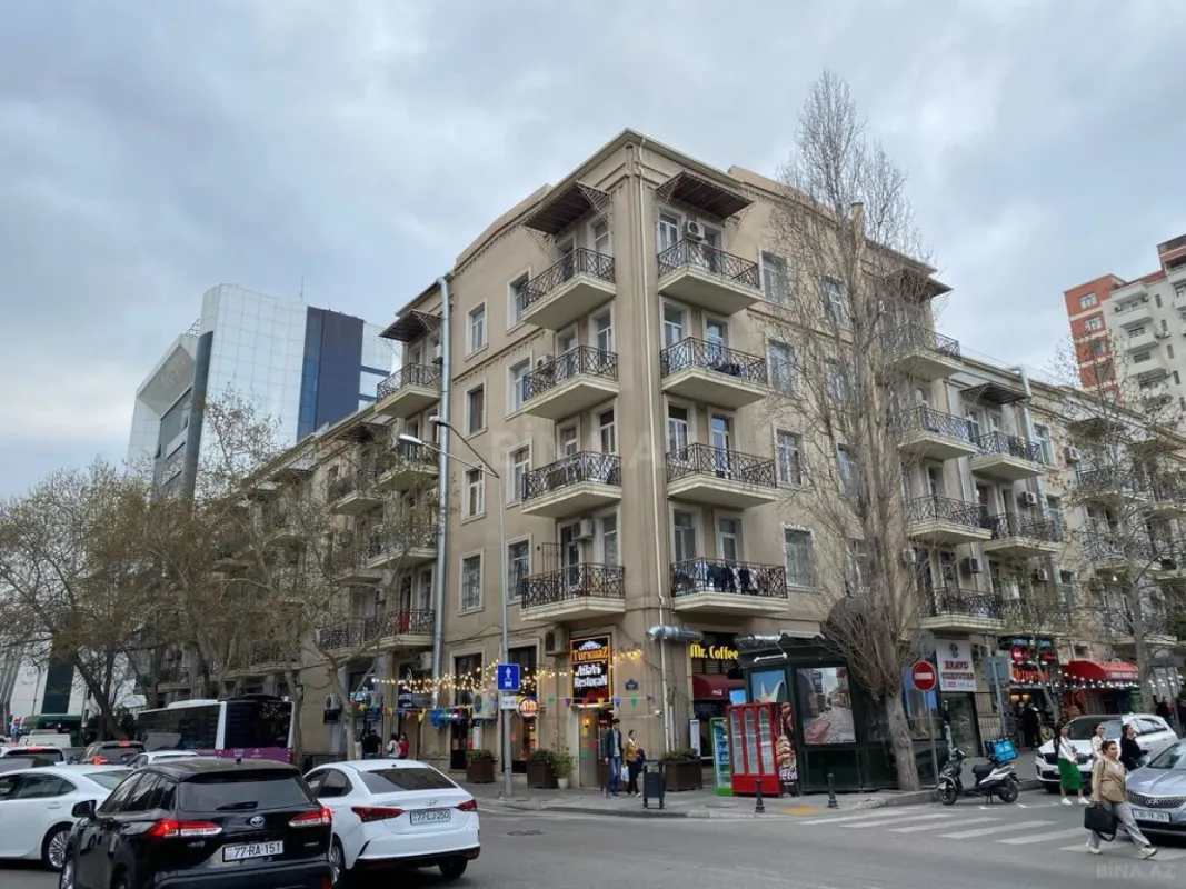 Satılır 2 otaqlı mənzil 68 m²