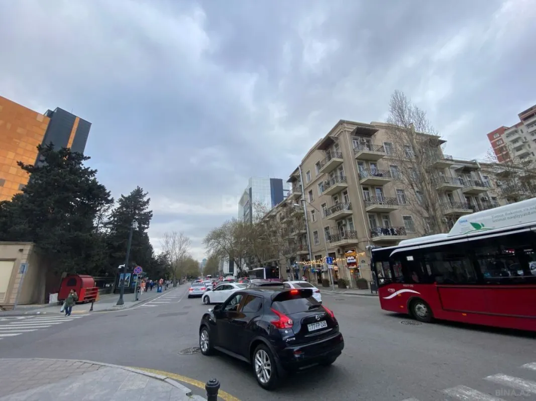 Satılır 2 otaqlı mənzil 68 m²