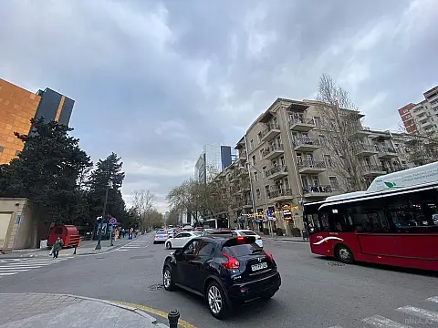 Satılır 2 otaqlı mənzil 68 m² — Bakı, İnşaatçılar 2 otaq 68.00 m²