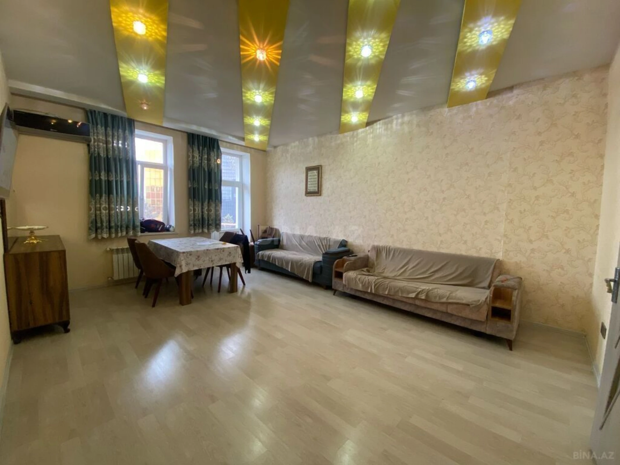 Satılır 2 otaqlı mənzil 68 m²