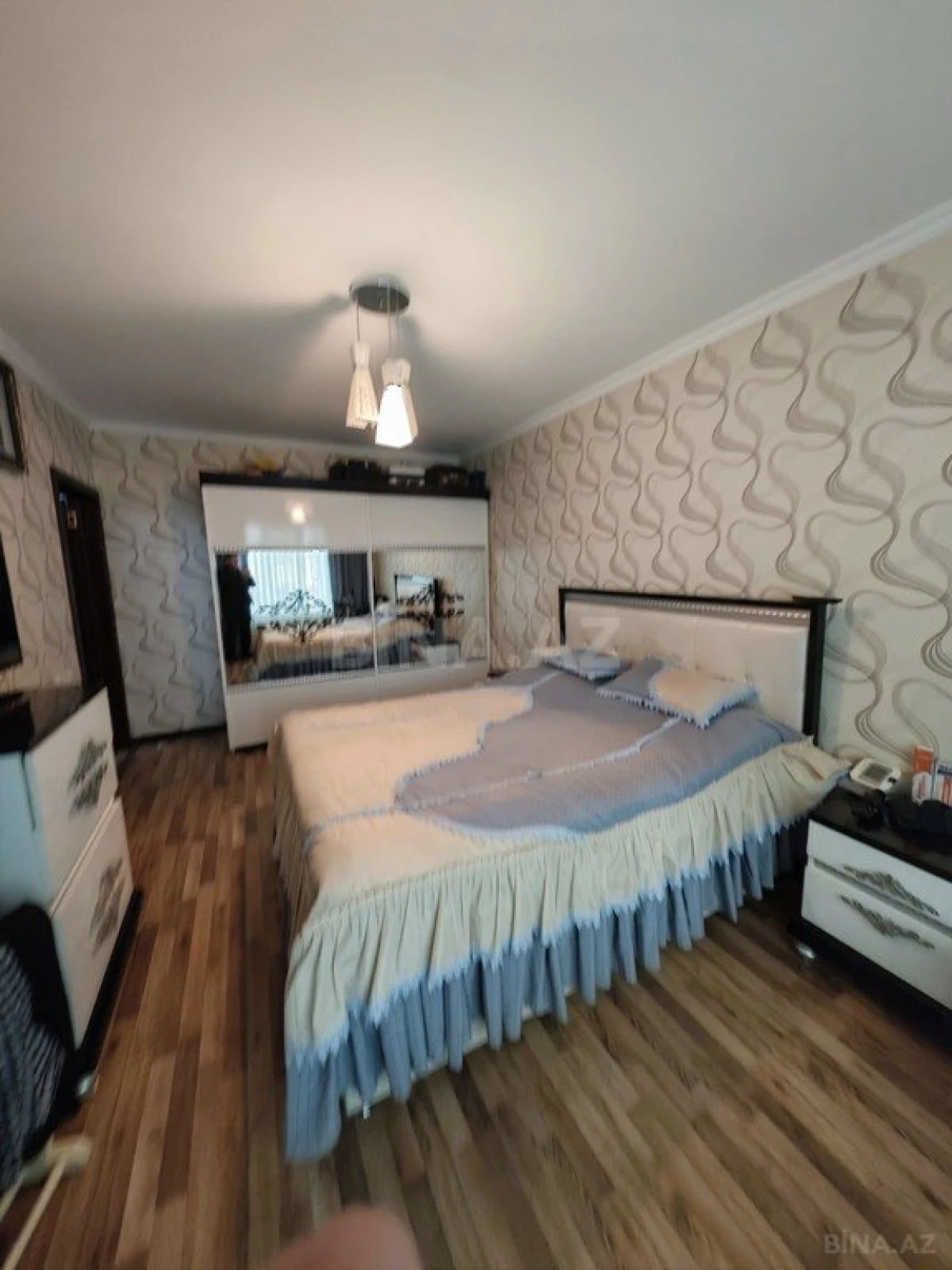 Satılır 5 otaqlı mənzil 120 m²