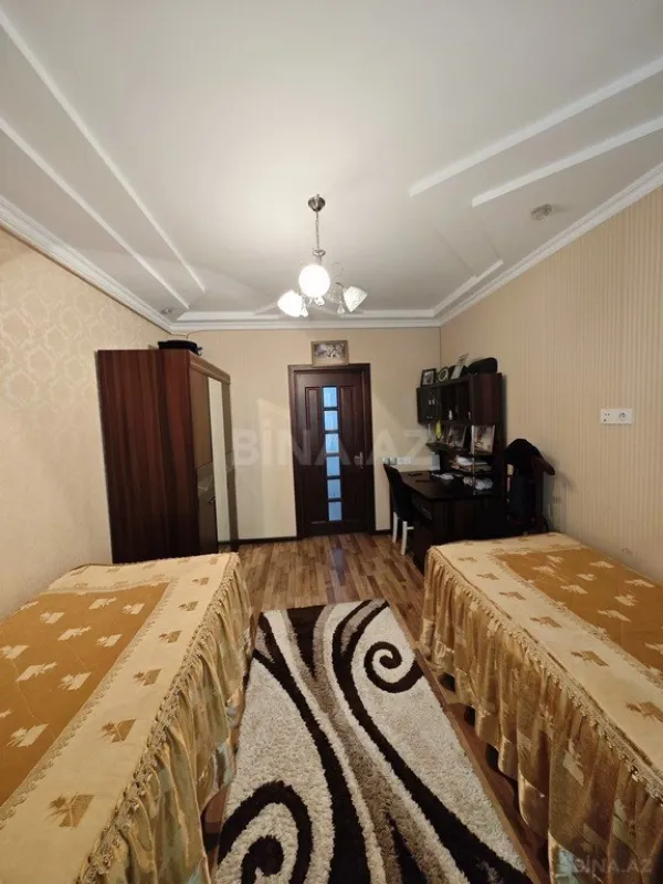 Satılır 5 otaqlı mənzil 120 m²