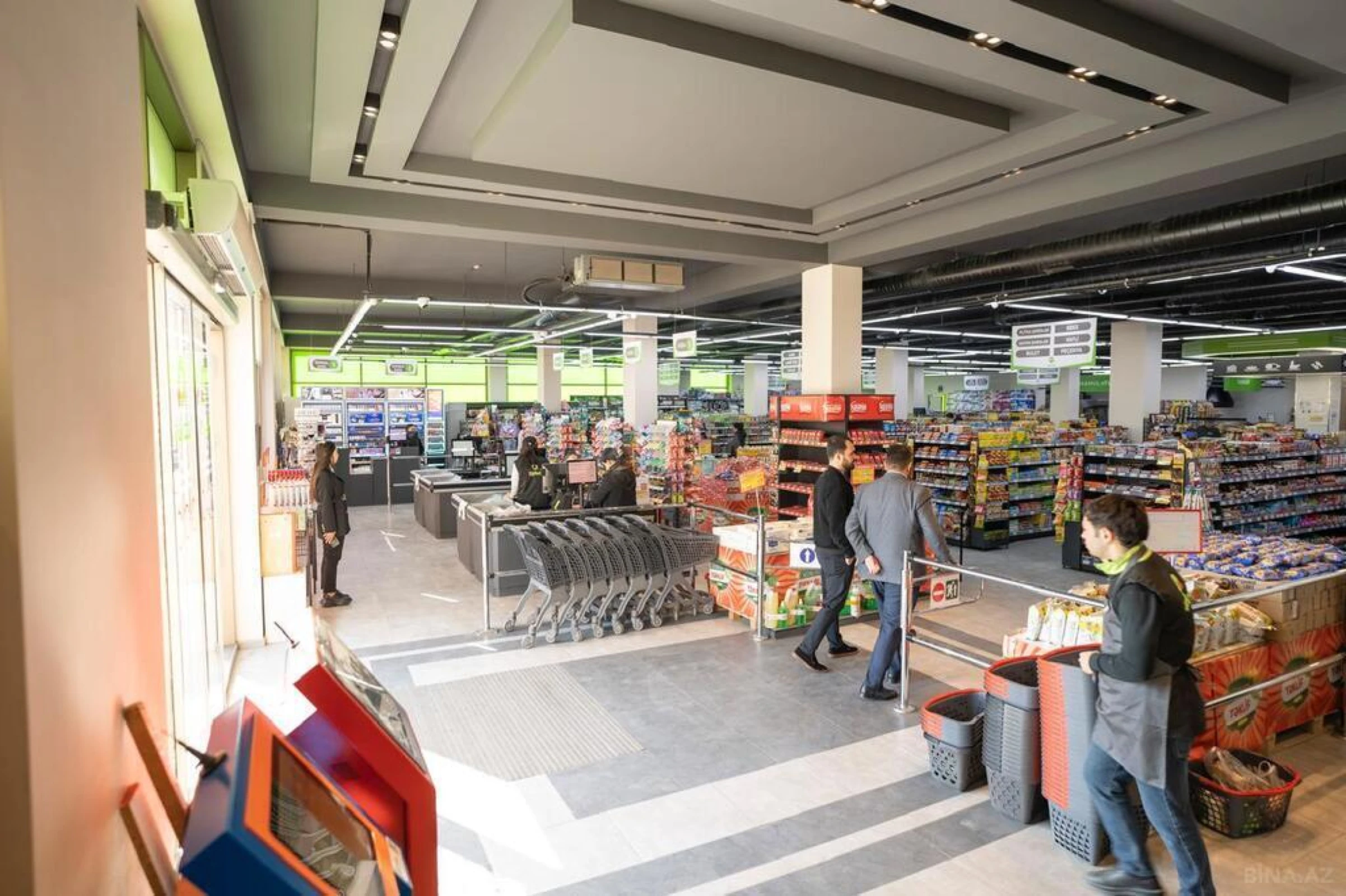 Satılır obyekt 2800 m²