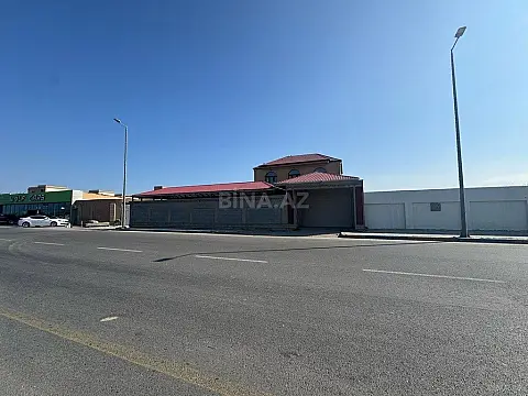 Satılır obyekt 920 m²