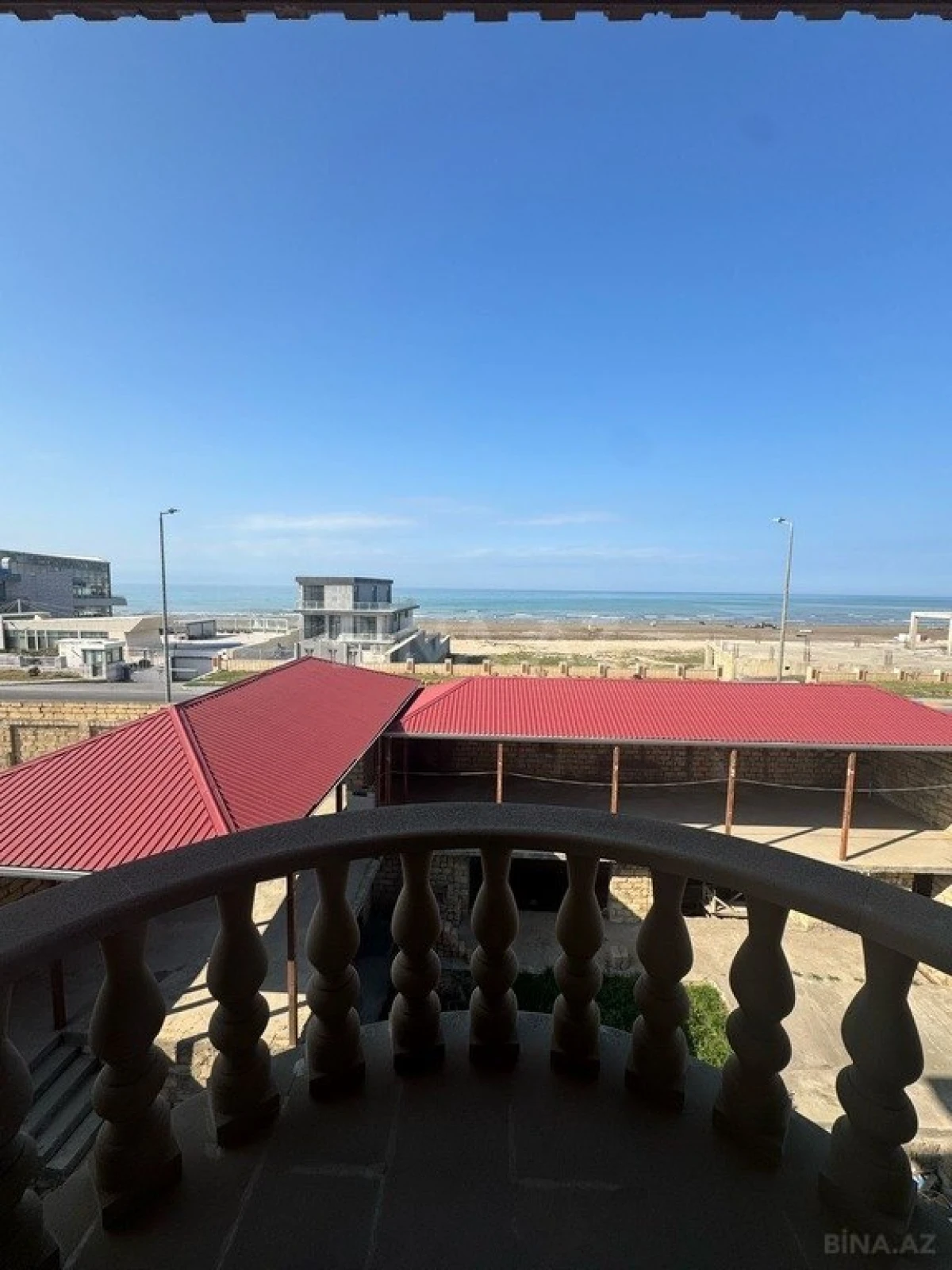 Satılır obyekt 920 m²