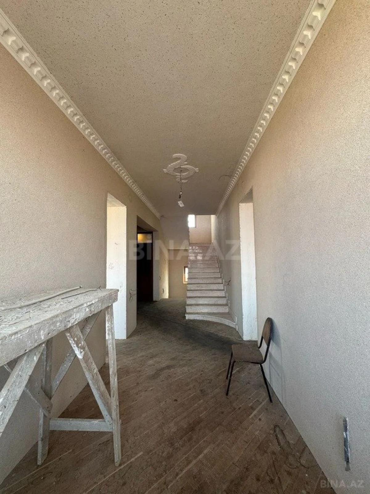 Satılır obyekt 920 m²