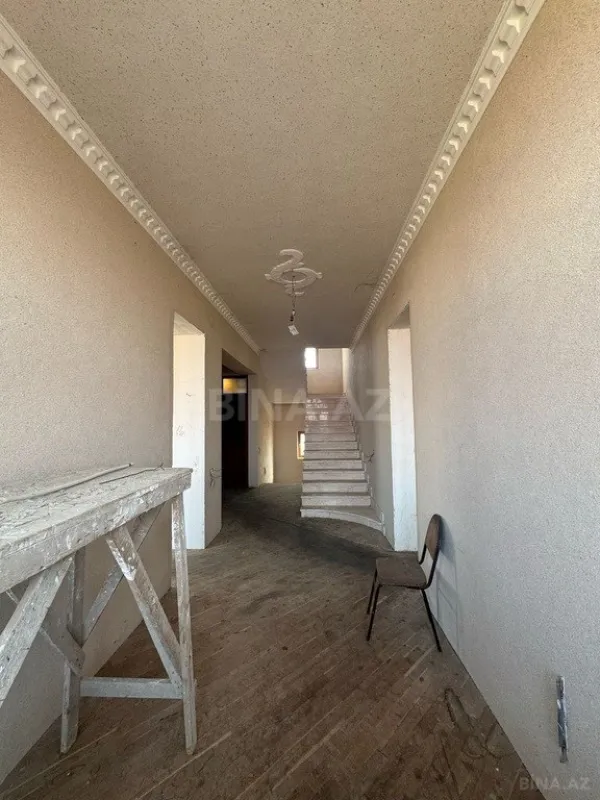 Satılır obyekt 920 m²