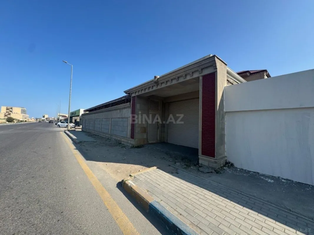 Satılır obyekt 920 m²