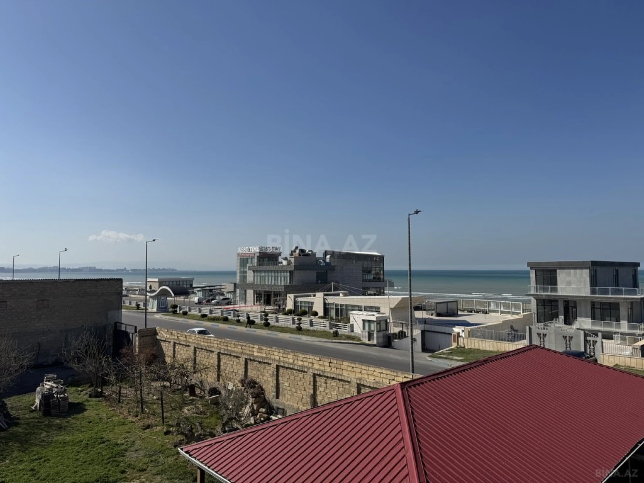 Satılır obyekt 920 m²