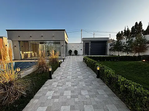 Satılır 4 otaqlı həyət evi 210 m²