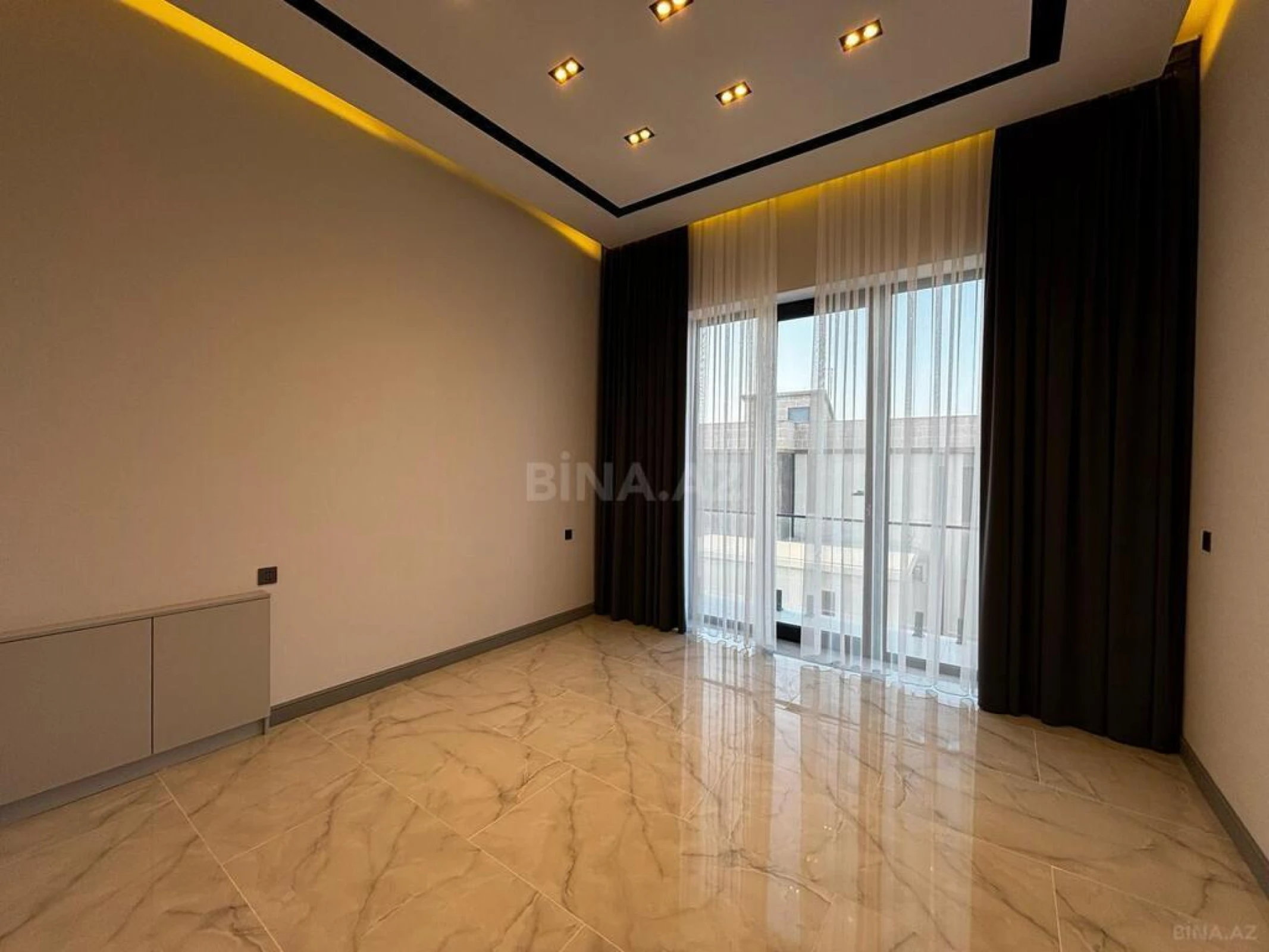 Satılır 4 otaqlı həyət evi 210 m²
