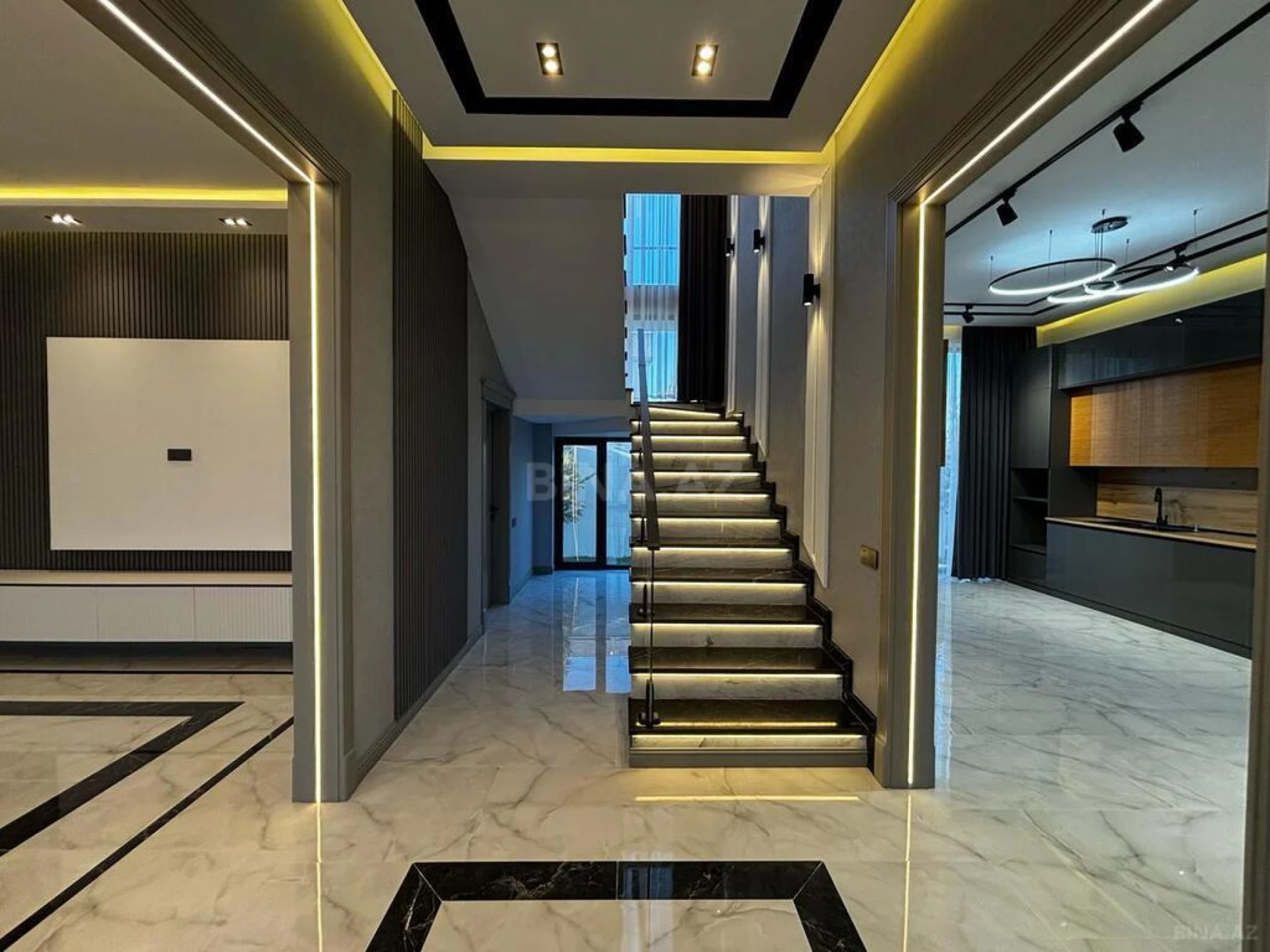 Satılır 4 otaqlı həyət evi 210 m²