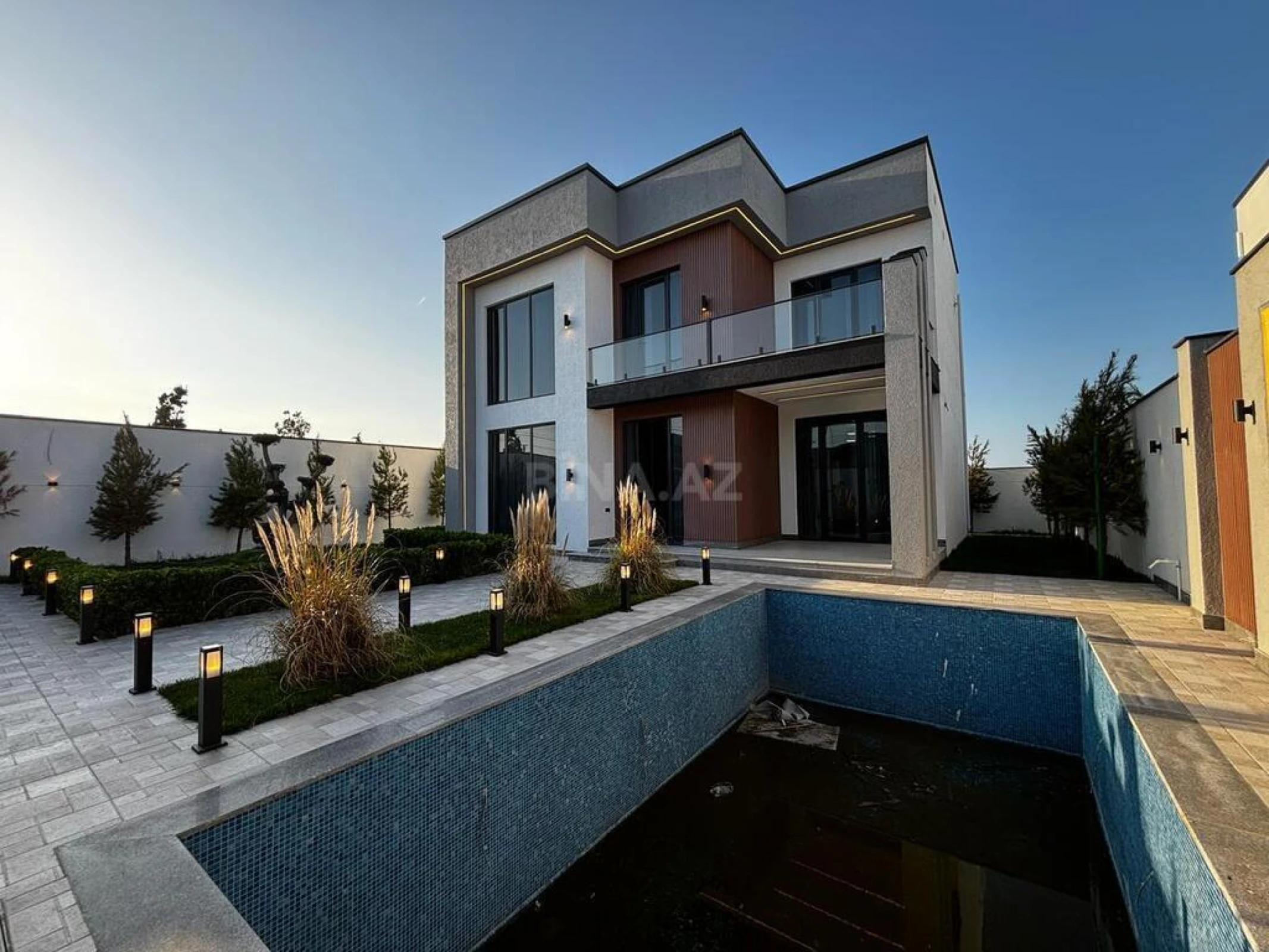 Satılır 4 otaqlı həyət evi 210 m²